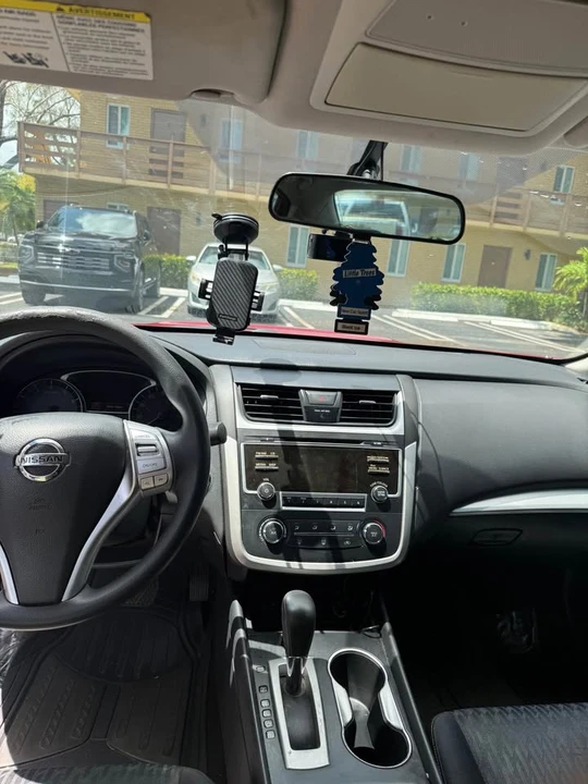 2017 Nissan Altima 5th Gen - Image 3 of 10