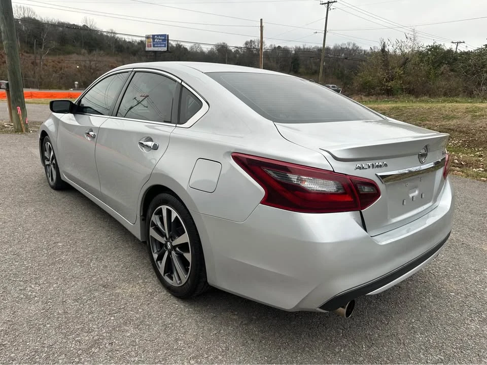 2017 Nissan Altima 5th Gen - Image 5 of 12