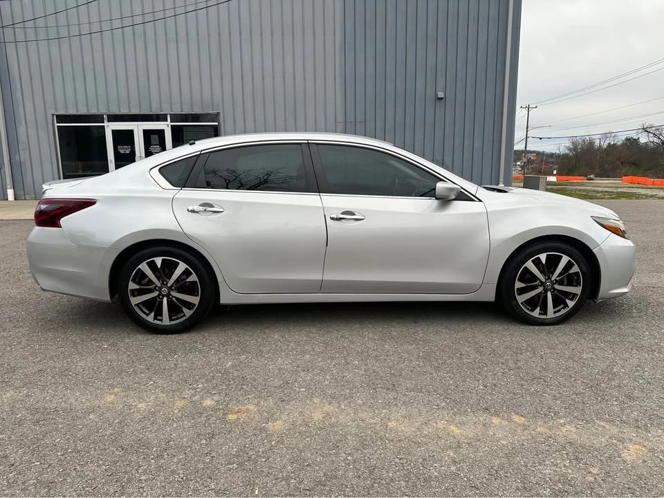 2017 Nissan Altima 5th Gen - Image 3 of 12