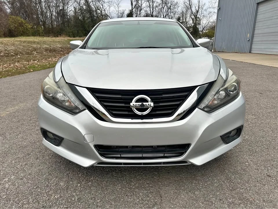 2017 Nissan Altima 5th Gen - Image 2 of 12