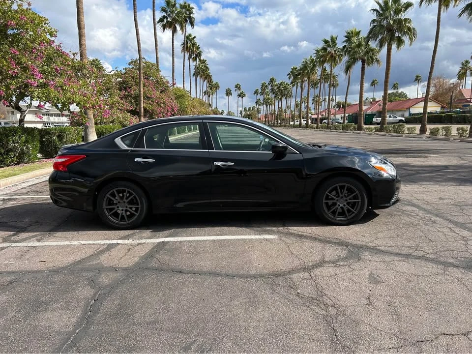 2017 Nissan Altima 5th Gen - Image 3 of 11