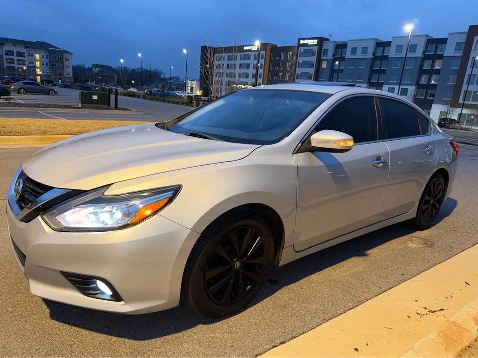 2017 Nissan Altima 5th Gen - Image 2 of 7