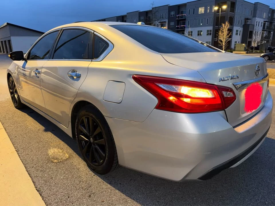 2017 Nissan Altima 5th Gen - Image 5 of 7