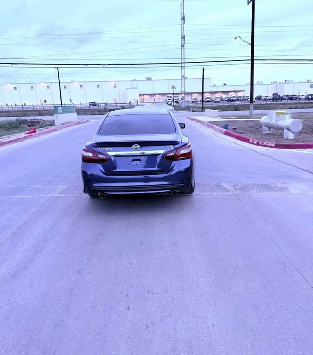 2017 Nissan Altima 5th Gen - Image 4 of 13