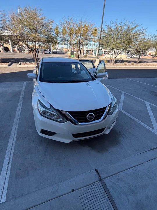 2017 Nissan Altima 5th Gen - Image 2 of 7