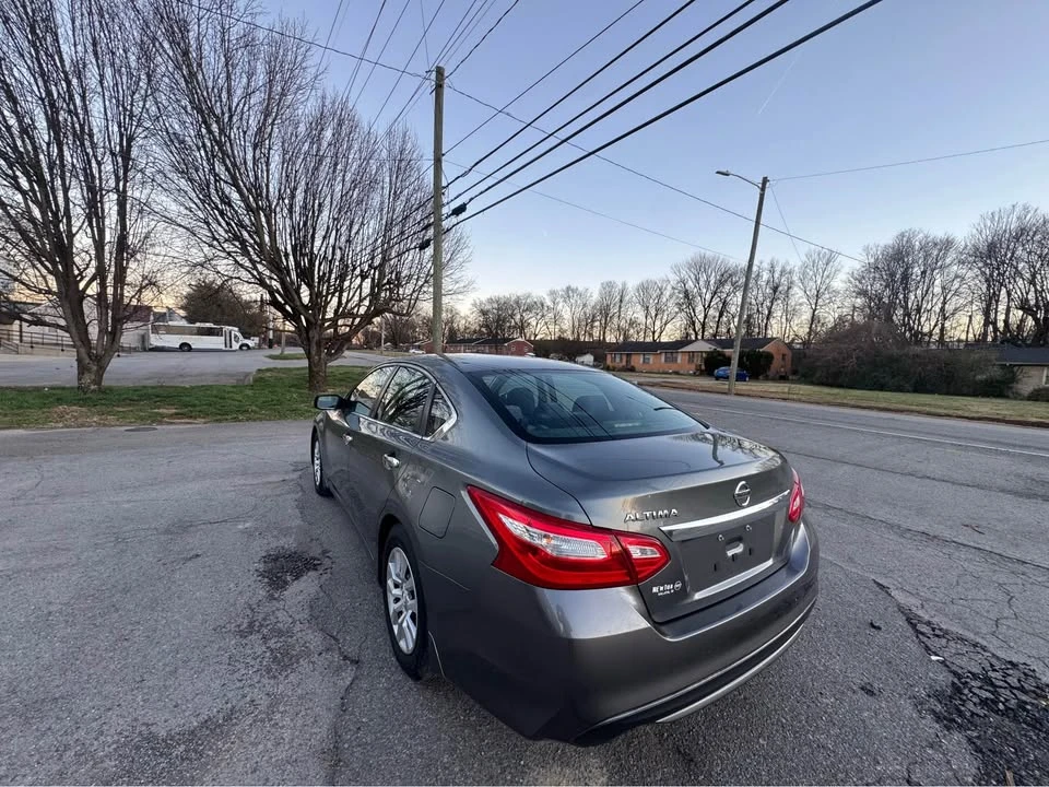 2017 Nissan Altima 5th Gen - Image 5 of 18
