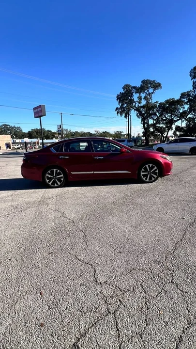 2017 Nissan Altima 5th Gen - Image 4 of 8