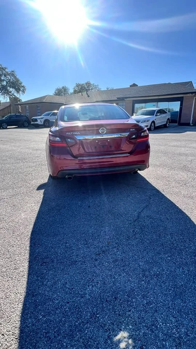 2017 Nissan Altima 5th Gen - Image 2 of 8