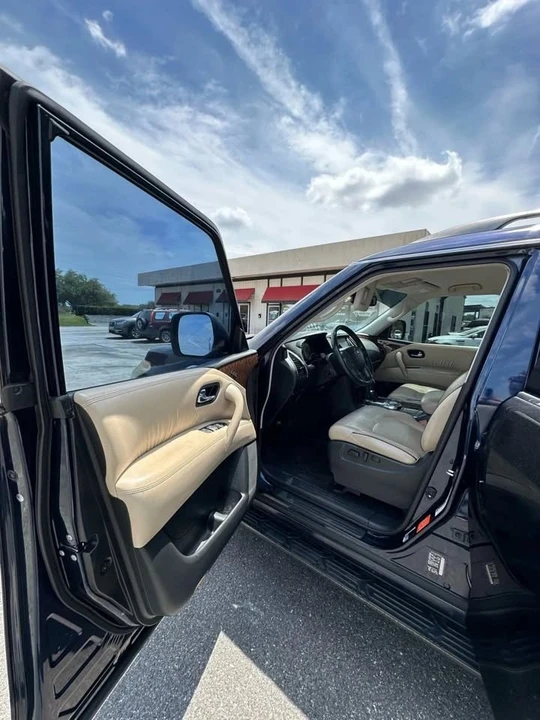 2017 Nissan Armada - Image 7 of 20