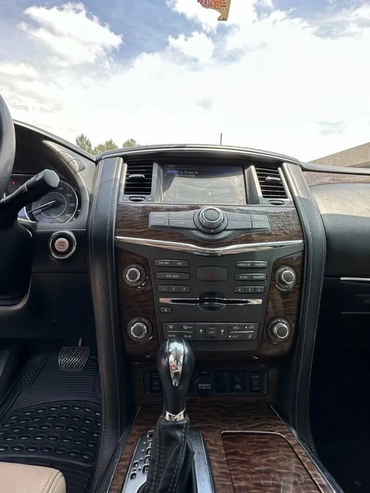 2017 Nissan Armada - Image 14 of 20