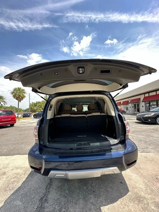 2017 Nissan Armada - Image 19 of 20