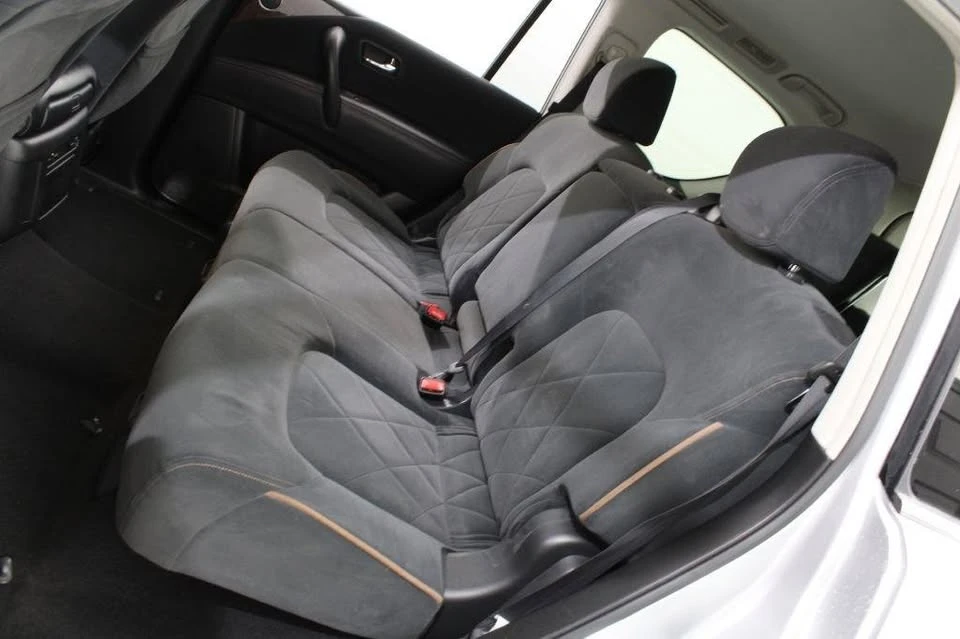 2017 Nissan Armada - Image 15 of 18