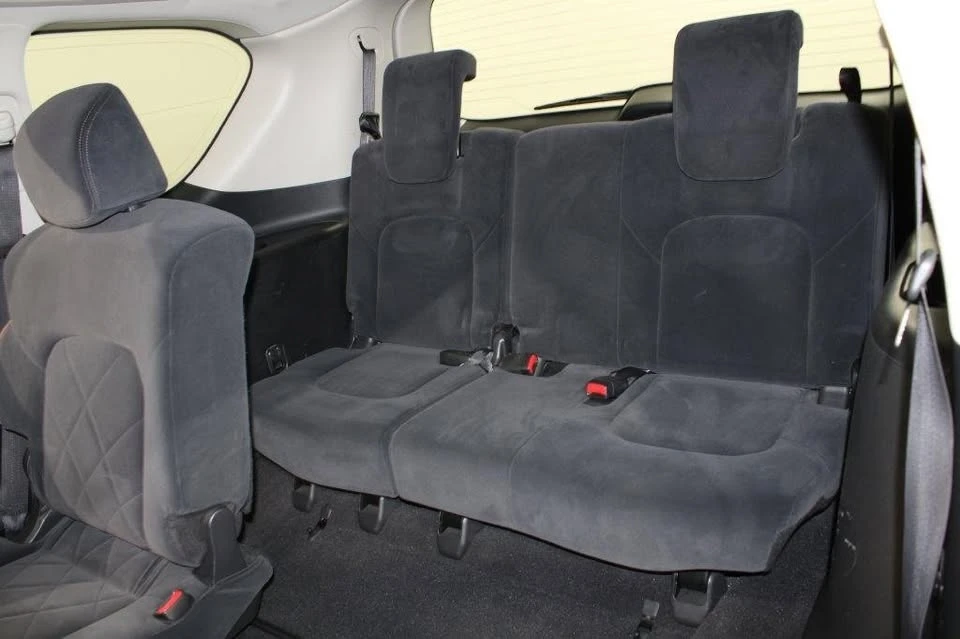 2017 Nissan Armada - Image 16 of 18
