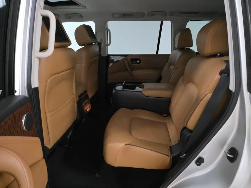 2017 Nissan Armada - Image 11 of 13