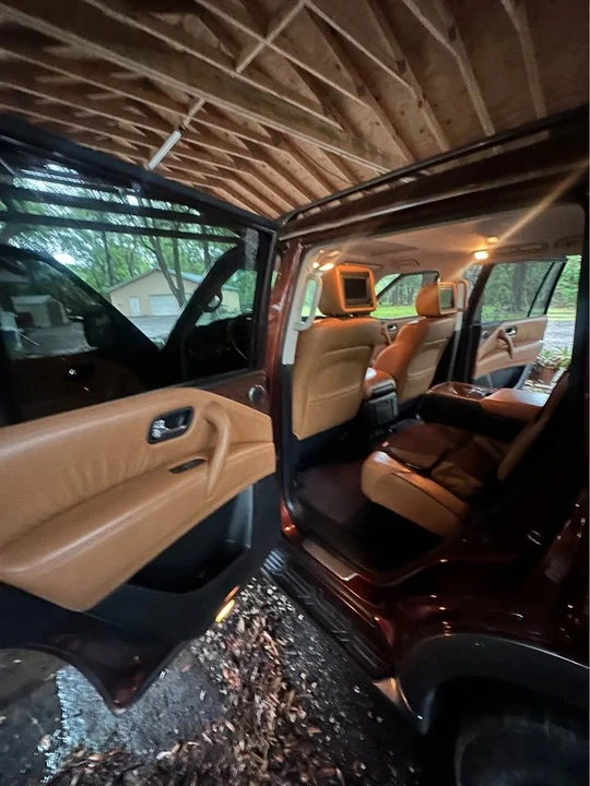 2017 Nissan Armada - Image 6 of 11