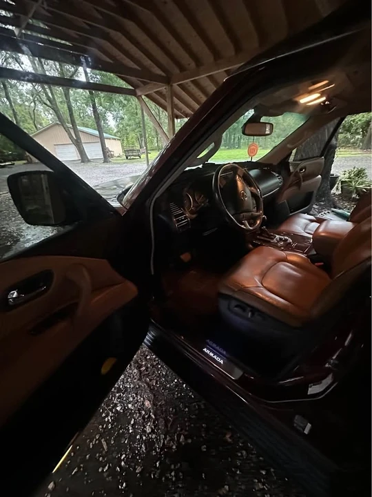 2017 Nissan Armada - Image 10 of 11