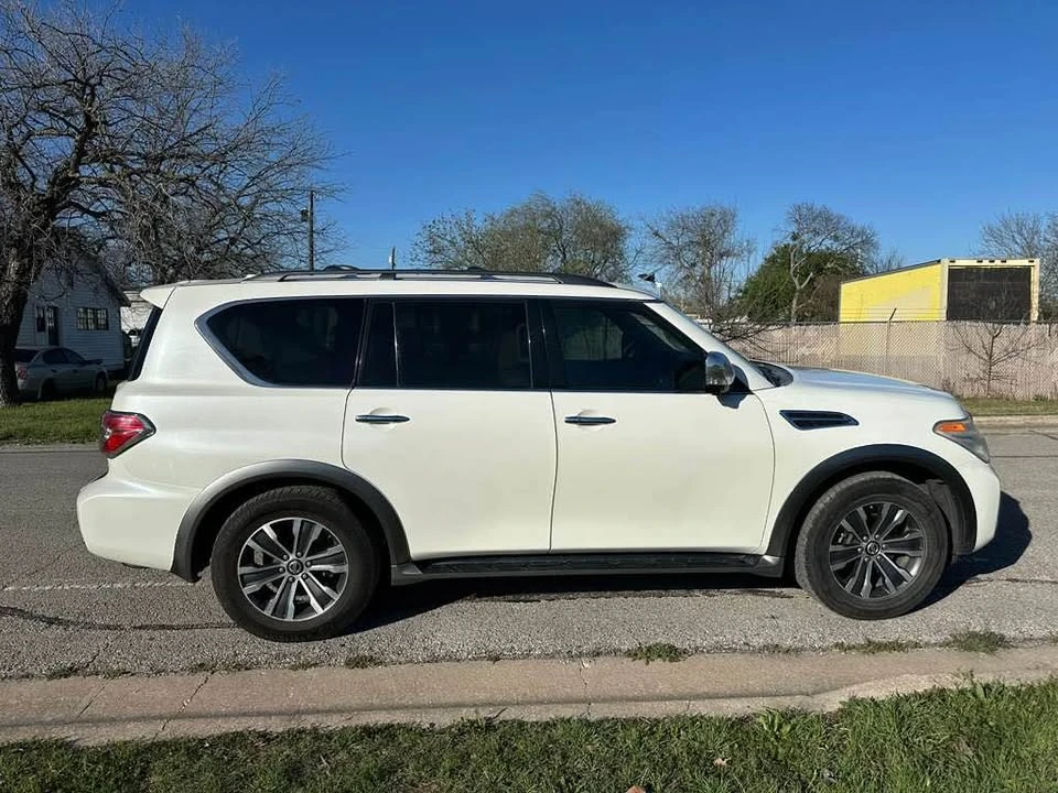2017 Nissan Armada - Image 8 of 13