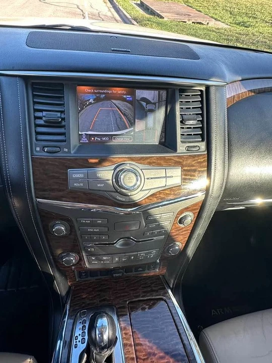 2017 Nissan Armada - Image 10 of 13