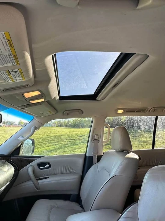 2017 Nissan Armada - Image 11 of 13
