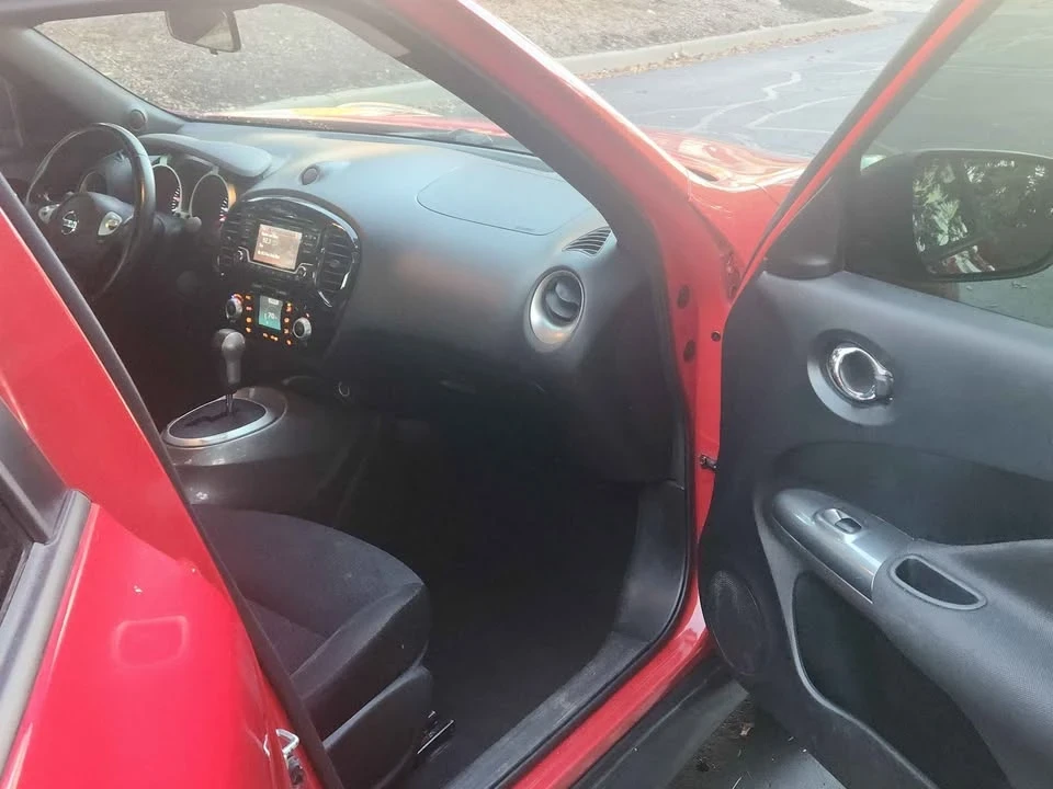 2017 Nissan Juke - Image 11 of 18