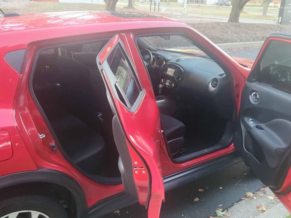 2017 Nissan Juke - Image 10 of 18