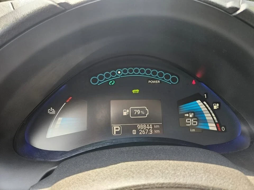 2017 Nissan Leaf - Image 14 of 18