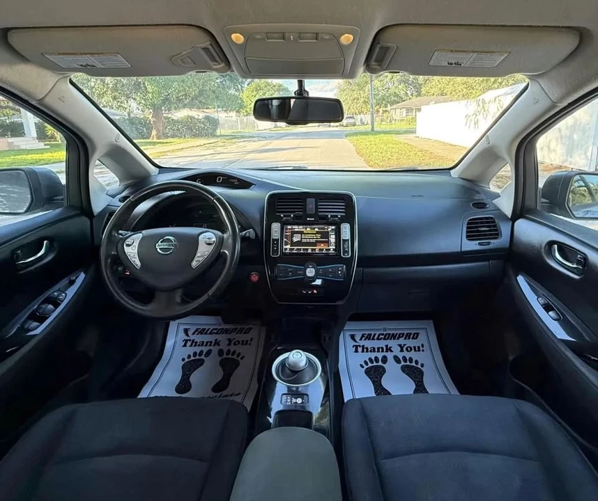 2017 Nissan Leaf - Image 17 of 18