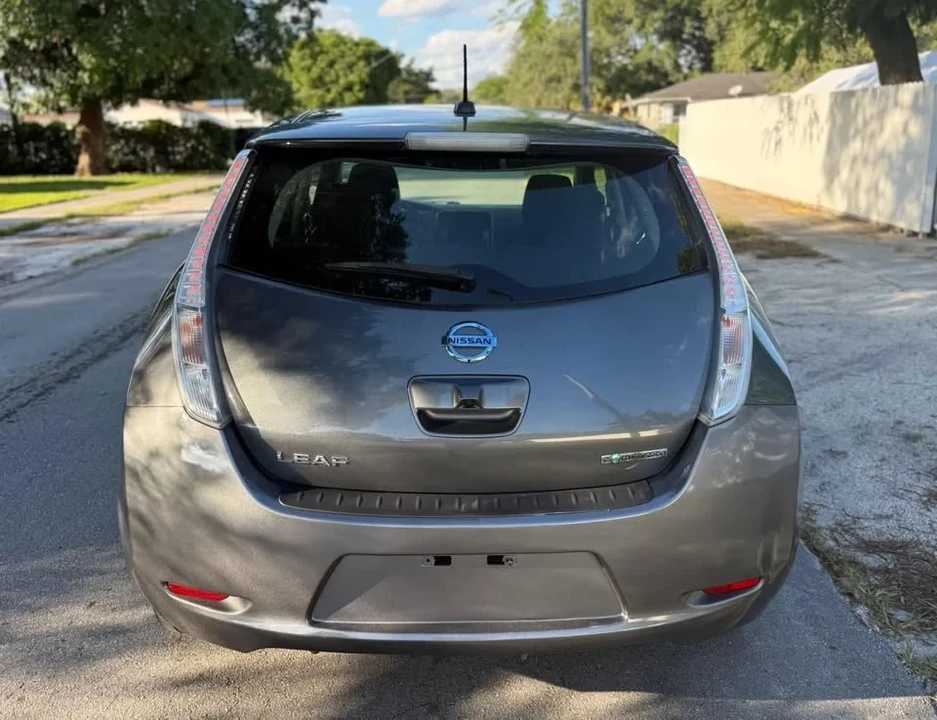 2017 Nissan Leaf - Image 4 of 18