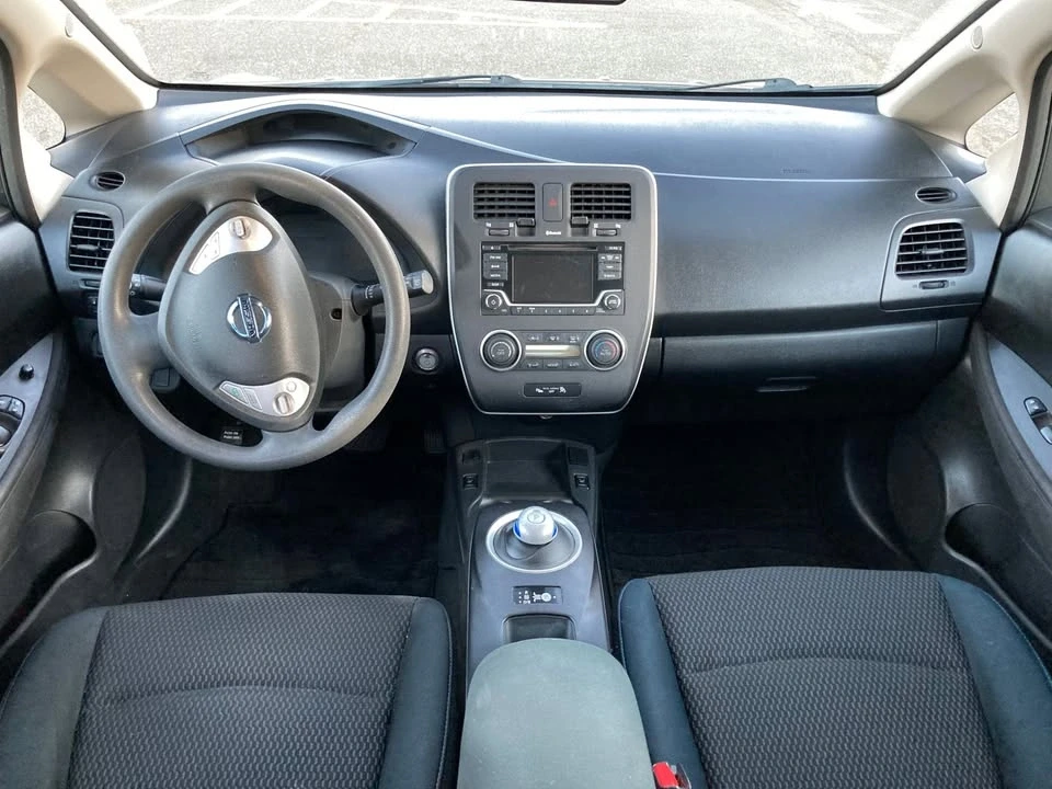 2017 Nissan Leaf - Image 6 of 15