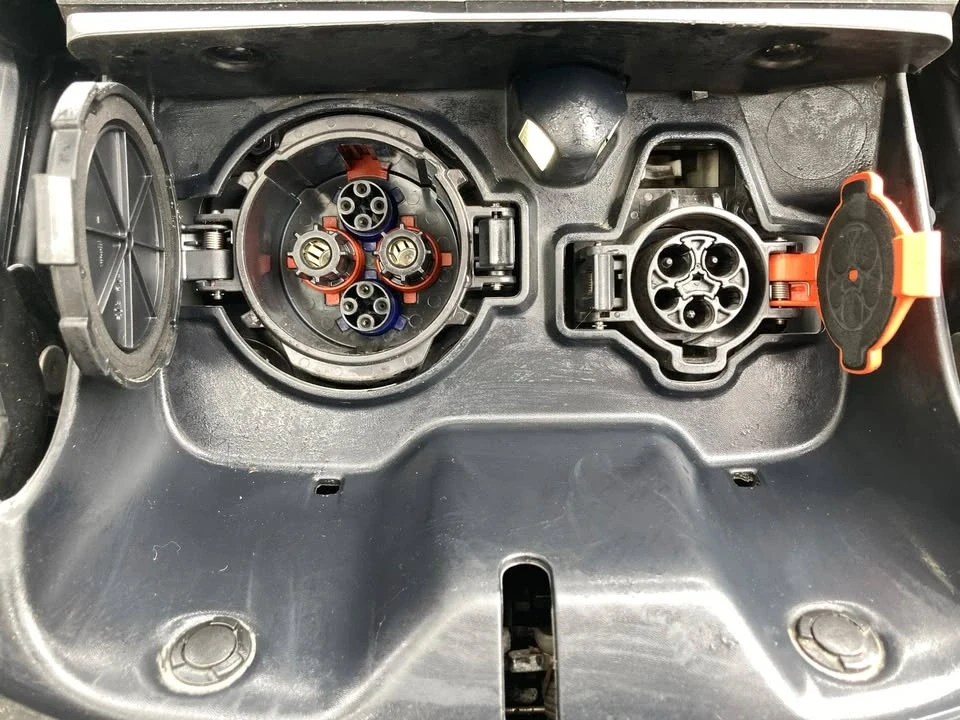 2017 Nissan Leaf - Image 13 of 15