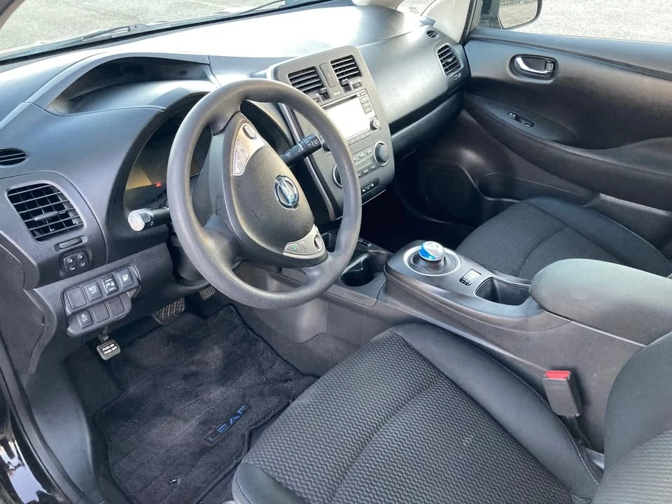 2017 Nissan Leaf - Image 5 of 15