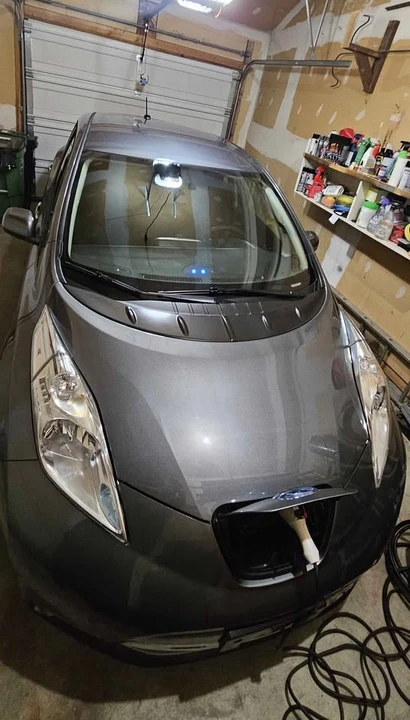 2017 Nissan Leaf - Image 2 of 10