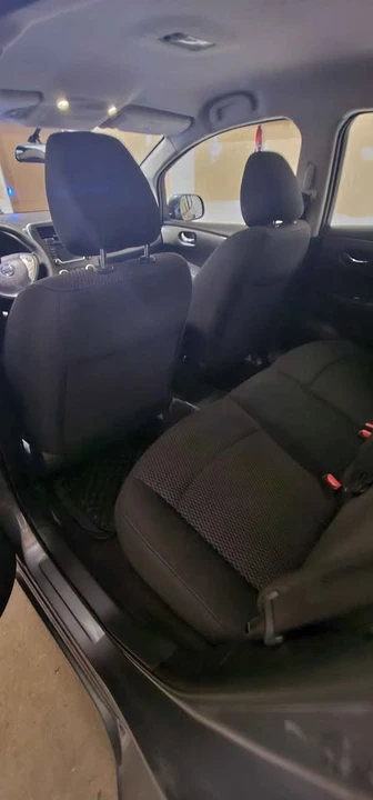 2017 Nissan Leaf - Image 8 of 10