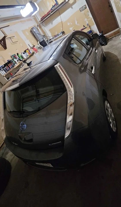 2017 Nissan Leaf - Image 5 of 10