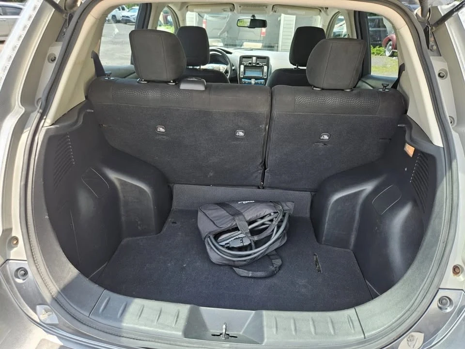2017 Nissan Leaf - Image 14 of 16