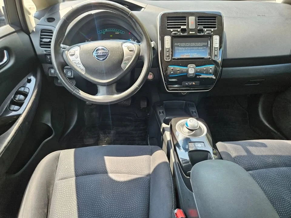 2017 Nissan Leaf - Image 13 of 16