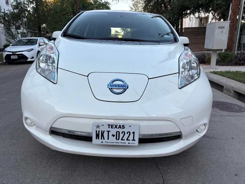 2017 Nissan Leaf - Image 18 of 20