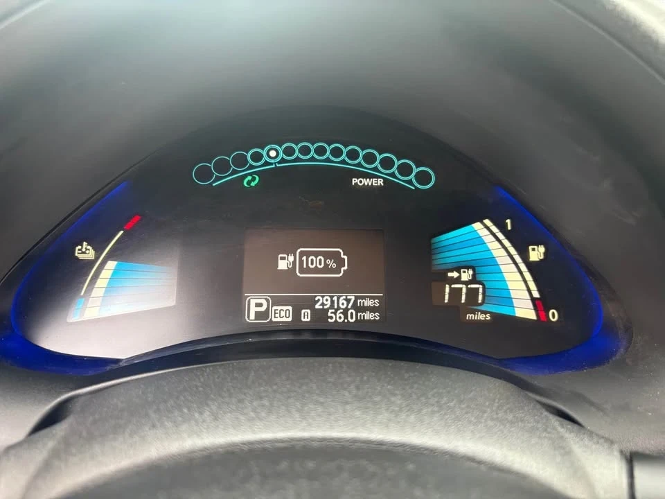 2017 Nissan Leaf - Image 16 of 20