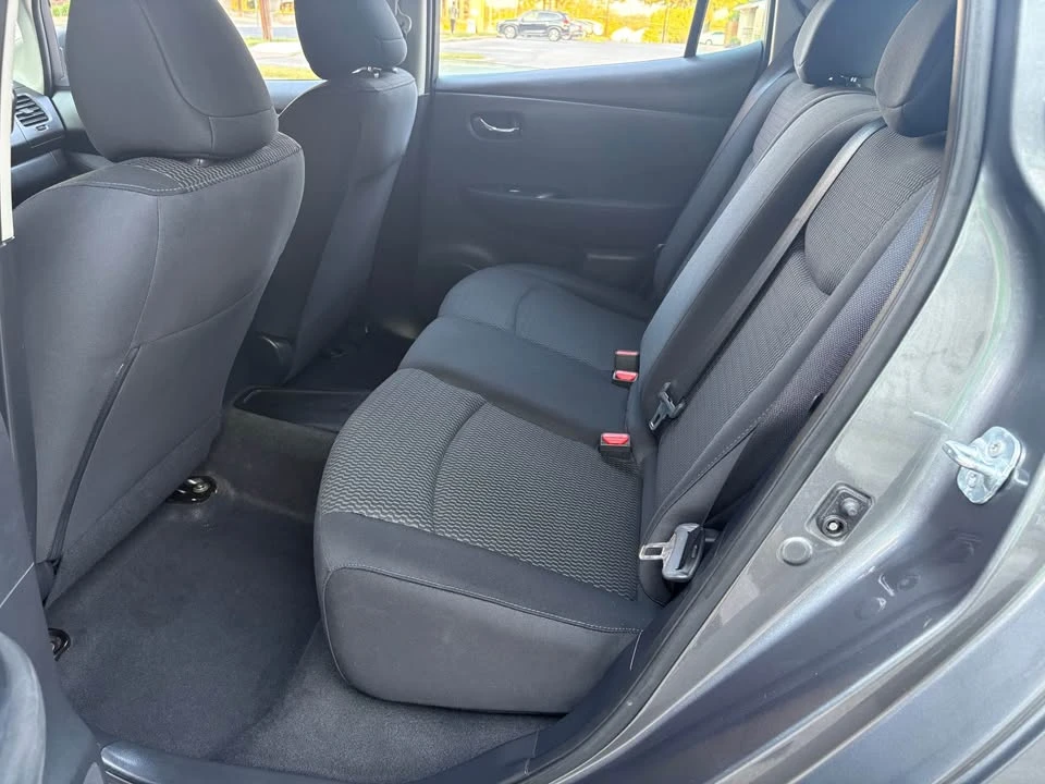 2017 Nissan Leaf - Image 17 of 20