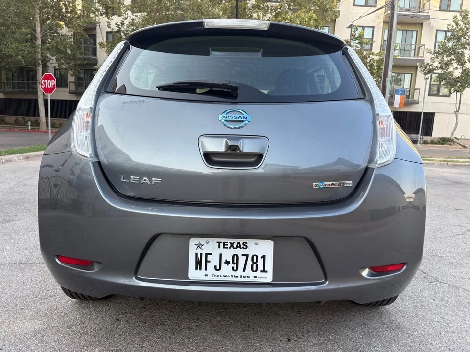 2017 Nissan Leaf - Image 7 of 20