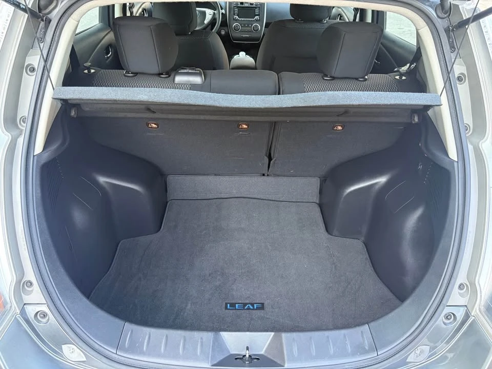 2017 Nissan Leaf - Image 13 of 20