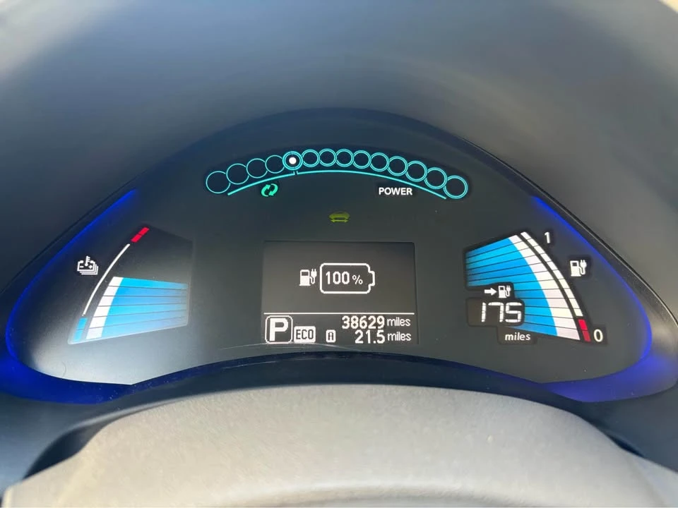 2017 Nissan Leaf - Image 2 of 20