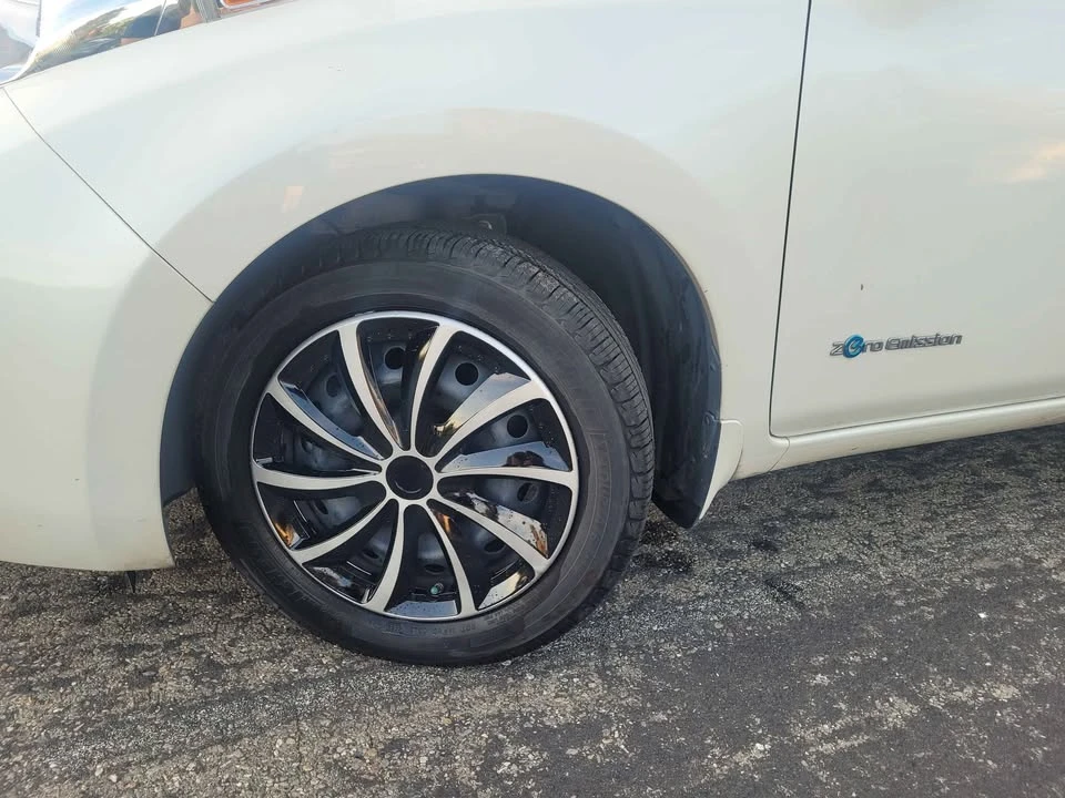 2017 Nissan Leaf - Image 7 of 14