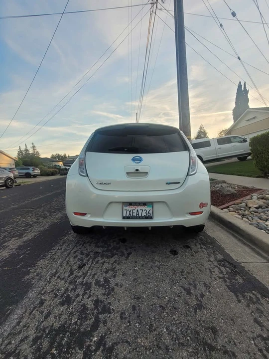 2017 Nissan Leaf - Image 6 of 14