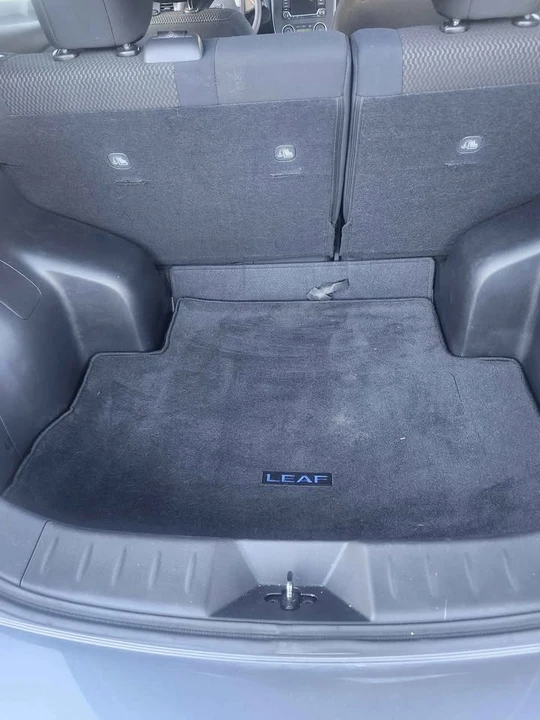 2017 Nissan Leaf - Image 9 of 10