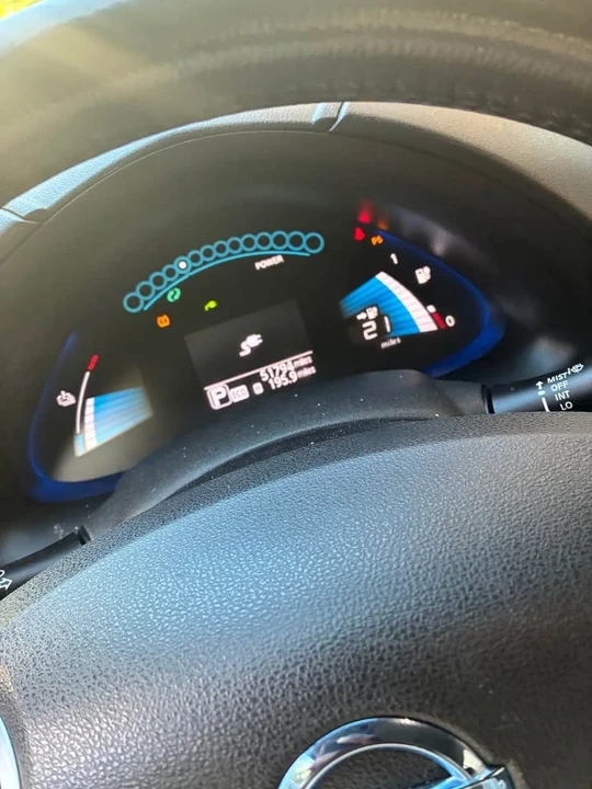 2017 Nissan Leaf - Image 8 of 9