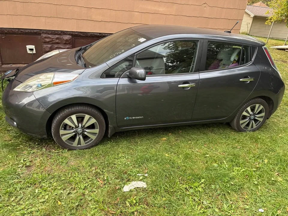 2017 Nissan Leaf - Image 2 of 9
