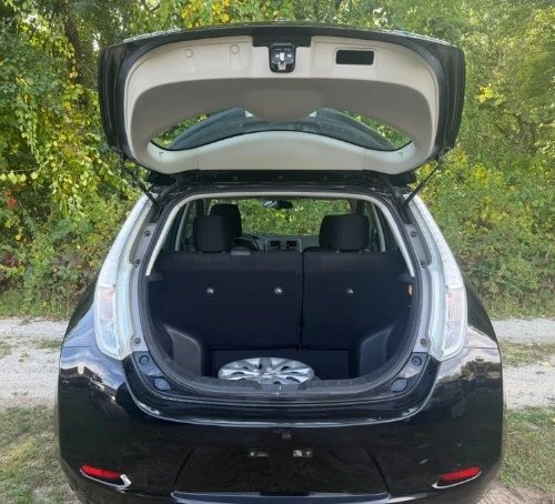 2017 Nissan Leaf - Image 6 of 10