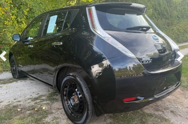 2017 Nissan Leaf - Image 4 of 10