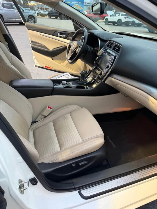 2017 Nissan Maxima 8th Gen - Image 9 of 12